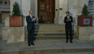 Coronavirus/GB: Dominic Raab applaudit pour soutenir le personnel médical et le Premier ministre Boris Johnson