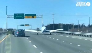 Un avion atterrit en plein milieu d'une autoroute au Canada