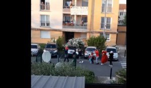 Confinement: à Calais, ils descendent la rue pour danser sur la chenille