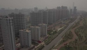 Vues aériennes de Wuhan alors que la Chine s'apprête à lever le confinement