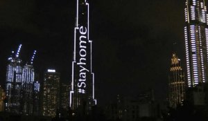 Coronavirus: un message lumineux sur Burj Khalifa, "Restez chez vous"