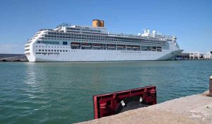 Coronavirus: un bateau de croisière italien avec plus de 700 passagers confinés accoste dans un port proche de Rome