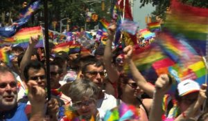 50 ans après Stonewall, Gay Pride géante à New York contre la montée des extrêmes