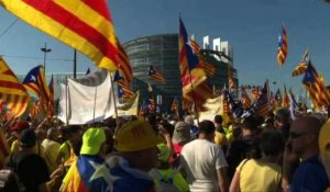 UE: manifestation de soutien aux trois catalans élus