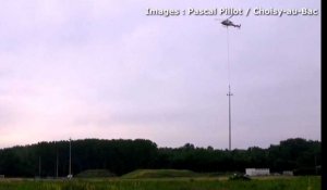 Insolite : l'éclairage du futur stade de Choisy-au-Bac aménagé par un hélicoptère