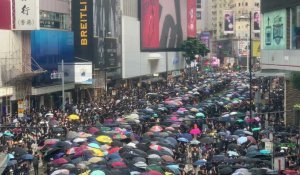 Hong Kong: des manifestants se rassemblent dans un quartier marchand