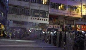 Hong Kong: tirs de gaz lacrymogène contre des manifestants près du Bureau de liaison chinois