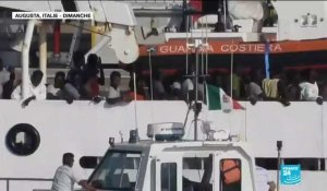 Plus de 100 migrants bloqués sur un navire italien