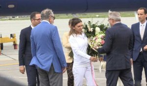 Simona Halep arrive à Bucarest après sa victoire à Wimbledon