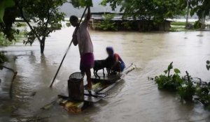 Inde: des villages entiers submergés par la mousson dans l'Assam