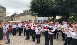 Grand pardon de Sainte-Anne-d'Auray : danses bretonnes après la messe