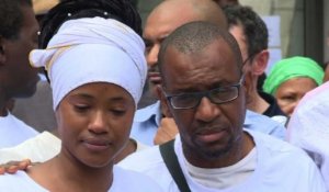 "Stop au racisme" clame la foule en hommage à Mamoudou Barry
