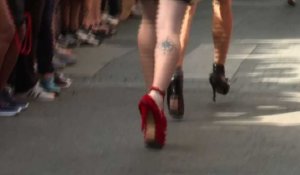 Madrid: course en talons hauts à l'occasion de la Gay Pride