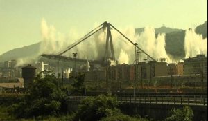 Pont de Gênes: les dernières grandes piles détruites à l'explosif