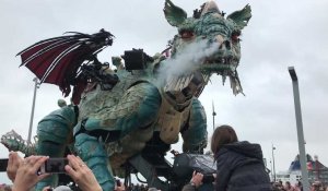 Dragon de Calais, le réveil, premier spectacle