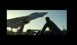Tom Cruise renfile son costume de super pilote dans la bande-annonce de &quot;Top Gun 2&quot;