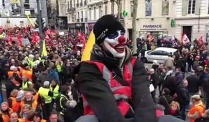 Marseille : les manifestants se rassemblent en haut de la Canebière