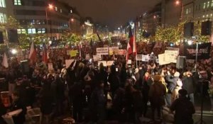 Des milliers de manifestants à Prague  demandent la démission du Premier ministre