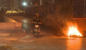 Liban: Des manifestants bloquent des routes et brûlent des pneus (2)