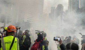 Hong Kong: des milliers de manifestants au 1er de l'an, tirs de lacrymogènes