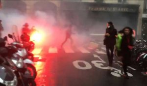 Retraites: tirs de lacrymogènes pour disperser des manifestants près de l'Opéra à Paris