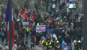Retraites: des dizaines de milliers de manifestants défilent à Paris