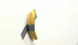 Un artiste vend une banane 120.000 dollars, un autre la mange