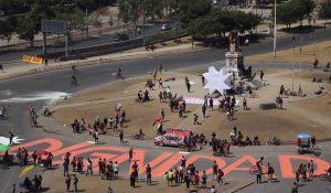 Chili: les manifestants rebaptisent la Plaza Italia 'Place de la Dignité'