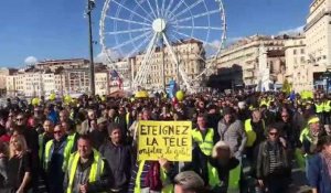 Marseille : les gilets jaunes manifestent sur le Vieux-Port pour l'anniversaire du mouvement