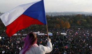 200 000 manifestants défient le Premier ministre Babis à Prague