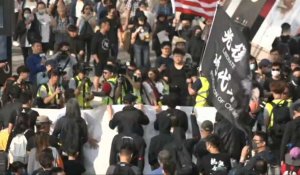 Hong Kong: les manifestants de retour dans les rues après une accalmie