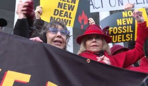 USA: Jane Fonda et sa partenaire à l'écran Lily Tomlin manifestent pour le climat