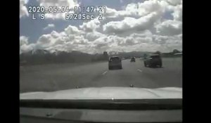 Un enfant de cinq ans au volant sur l'autoroute roulant vers la Californie