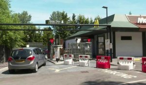 Royaume-Uni: une longue file d'attente pour la réouverture 'drive' d'un McDonald's