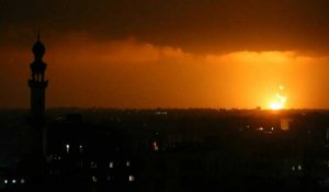 Deux boules de feu visibles après des frappes israéliennes sur Gaza