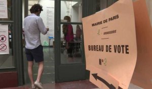 Municipales: ouverture des bureaux de vote à Paris