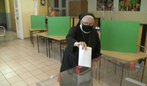 Présidentielle en Pologne: ouverture des bureaux de vote