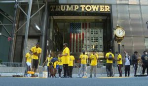 Une fresque Black Lives Matter au pied de la tour Trump à New York