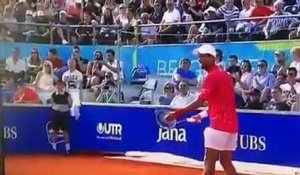 Adria Tour - Quand Novak Djokovic perd un point contre un ramasseur de balles à l'Adria Tour de Belgrade !