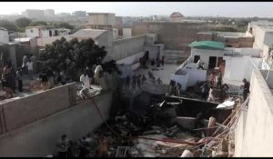 Pakistan: au moins 97 morts dans un catastrophe aérienne