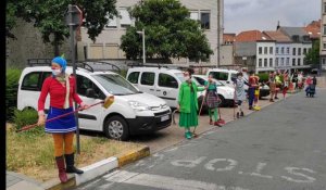 Déambulation de "clowns hospitaliers" près de l'hôpital Saint-Pierre de Bruxelles