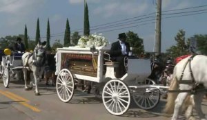Le cercueil de George Floyd arrive dans un cimetière du Texas
