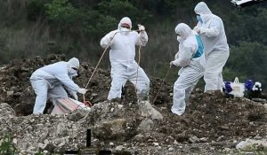 Au Honduras, submergé par la pandémie de Covid-19, des enterrements à distance
