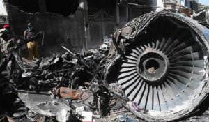 Crash au Pakistan: "Le pilote a ignoré les instructions des contrôleurs aériens" (ministre)