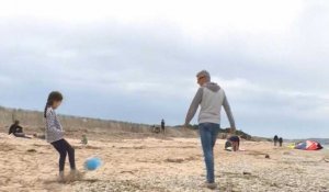Déconfinement: premier jour de réouverture pour la plage de Hyères