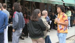 Royaume-Uni: les Londoniens retournent au pub dans le quartier de Soho