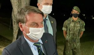 Coronavirus: soupçonné d'être malade, Bolsonaro va se soumettre à un test