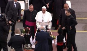Le pape arrive en Bulgarie, accueilli par le Premier ministre