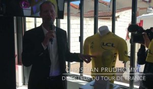 Présentation du maillot jaune de l'étape Binche-Epernay