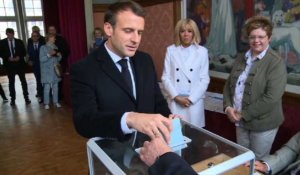 Elections européennes 2019: Emmanuel Macron vote au Touquet